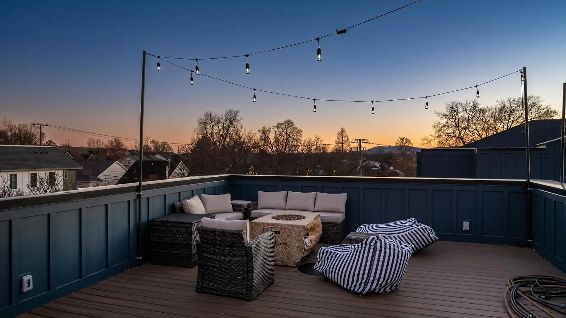 度假居 Rooftop Deck Hot Tub Game Room Downtown 纳什维尔
